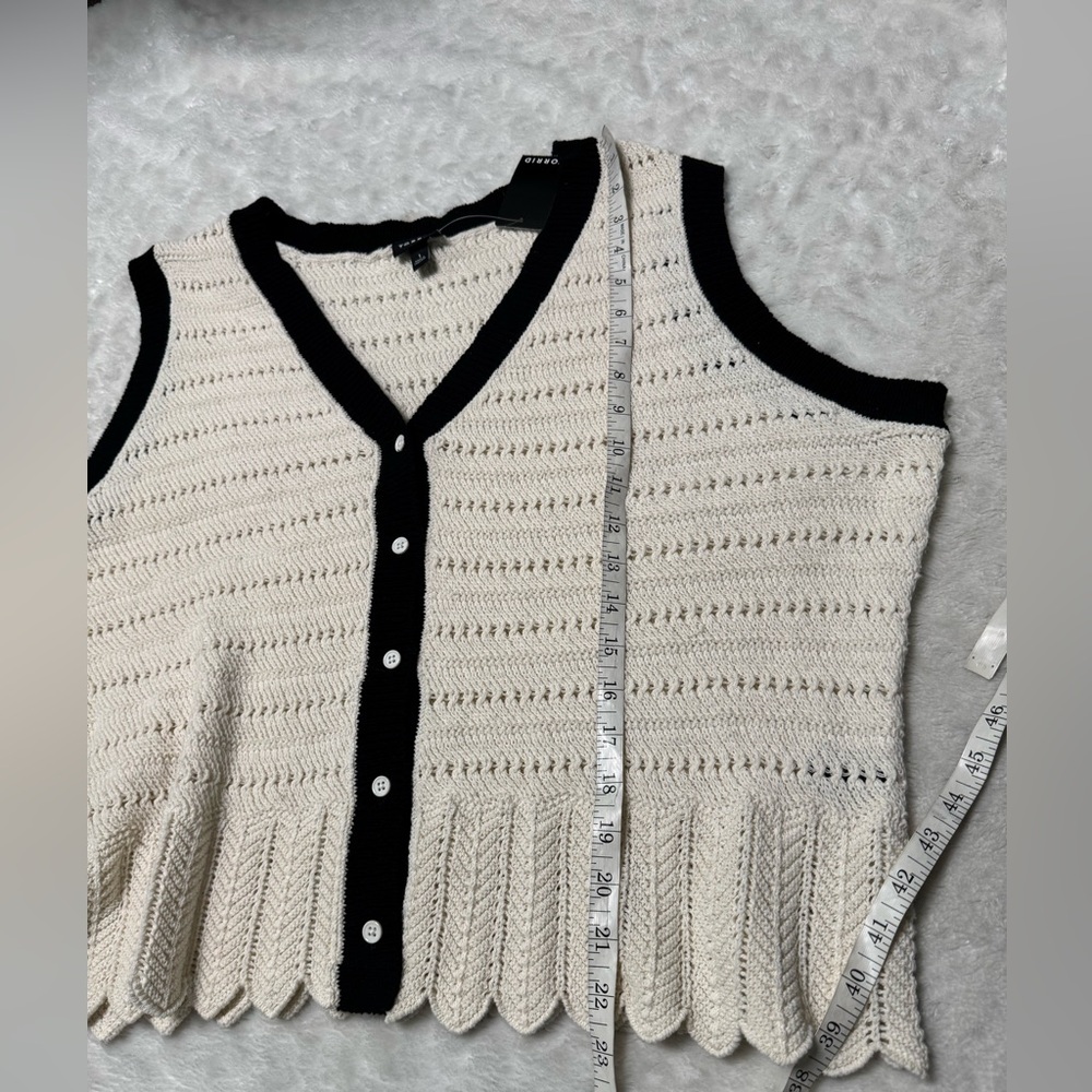 NWT- Torrid Contrast Trim Pointelle Sweater Tank Top in Whisper White - Picture 11 of 12